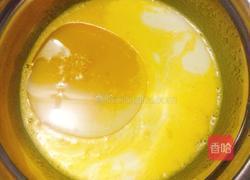 8寸原味戚风蛋糕的做法图解3