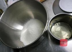 蛋白椰丝球的做法图解1