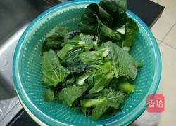 青菜炒蘑菇的做法图解1