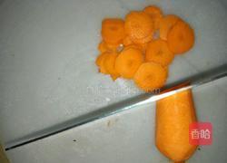 虾米炒胡萝卜的做法图解2