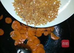 虾米炒胡萝卜的做法图解6