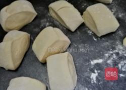 流沙奶黄包的做法图解2