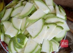 肉丝小方瓜的做法图解1