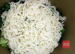 青菜炒面的做法图解3