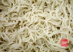 酱油炒湿面的做法图解1