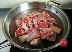 白萝卜羊排汤的做法图解2