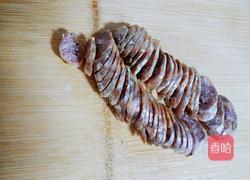 香肠炒甜豆的做法图解1