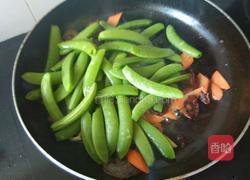 香肠炒甜豆的做法图解8