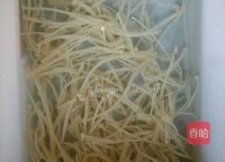 凉拌黄瓜金针菇的做法图解2