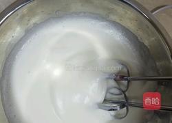 葡萄干奶油蛋糕卷的做法图解5