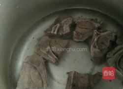 酸菜炖骨头的做法图解4