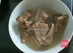 酸菜炖骨头的做法图解5