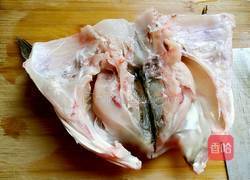 剁椒鱼头的做法图解1