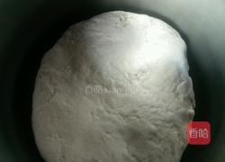 韭菜鸡蛋(香菇芹菜肉)包子的做法图解1