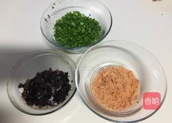 香葱海苔肉松蛋糕卷的做法图解1