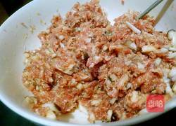 胡蘿卜香菇豬肉餡餃子的做法圖解3