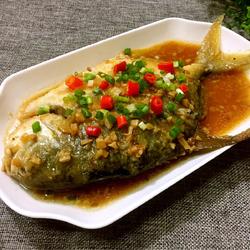 金蒜鲳鱼的做法[图]