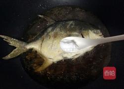 金蒜鲳鱼的做法图解7