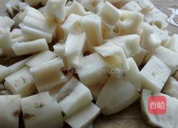 莲藕红枣猪骨汤的做法图解3