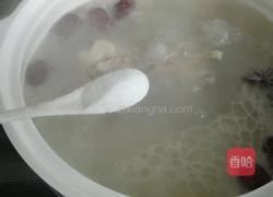 莲藕红枣猪骨汤的做法图解5