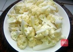 清炒花菜的做法图解1