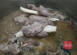 原汤羊棒骨的做法图解2