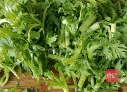 螺旋藻炒茼蒿的做法图解4