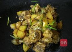 蒜香鸡块焖土豆的做法图解6