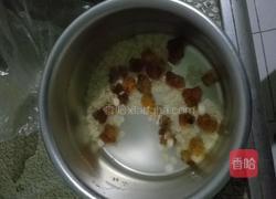 桃胶雪莲子牛奶羹的做法图解2