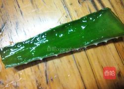 蜂蜜芦荟茶的做法图解2