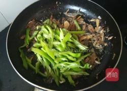 青椒炒鱼干的做法图解11
