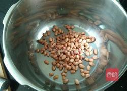 花生猪手汤的做法图解5