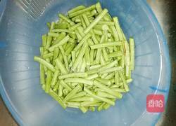 炒豇豆的做法图解1