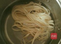 麻辣芽菜拌面的做法图解2