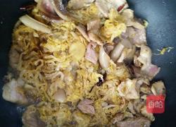 猪肉炖酸菜粉的做法图解4
