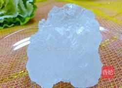 冰糖雪耳燉桃膠的做法图解3