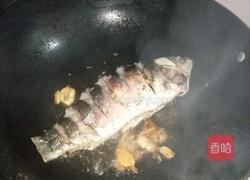 萝卜丝豆腐鲫鱼汤的做法图解2