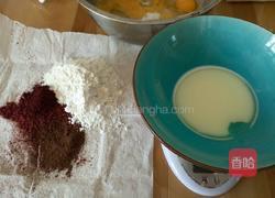 红丝绒蛋糕8寸的做法图解2