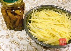 野山椒炒土豆丝的做法图解1