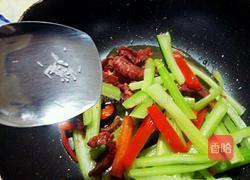 茜芹炒香肠的做法图解10