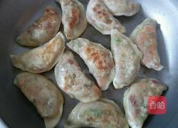 煎饺(腊肠芹菜肉馅)的做法图解9