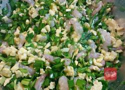 韭菜鸡蛋虾仁饺子馅的做法图解8