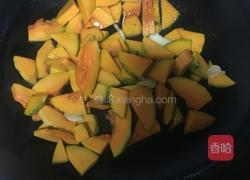 南瓜炒沙虫的做法图解7