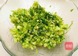 炸芹菜丸子的做法图解1