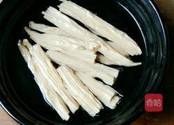 红油芹菜腐竹的做法图解2