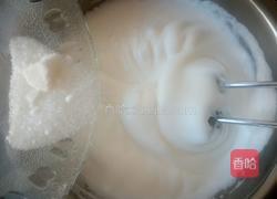 巧克力水果奶油蛋糕卷的做法图解10