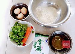 芹菜胡萝卜软饼(家常版)的做法图解1