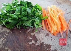 芹菜胡萝卜软饼(家常版)的做法图解2