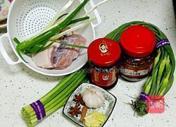 蒜苔回锅肉的做法图解1