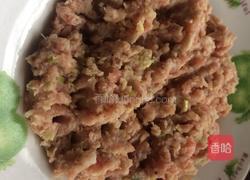 荠菜鲜肉饺的做法图解2